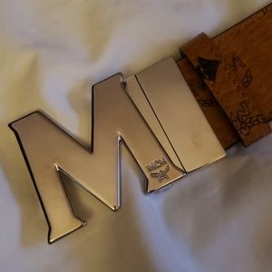 Used Mens reversible MCM belt